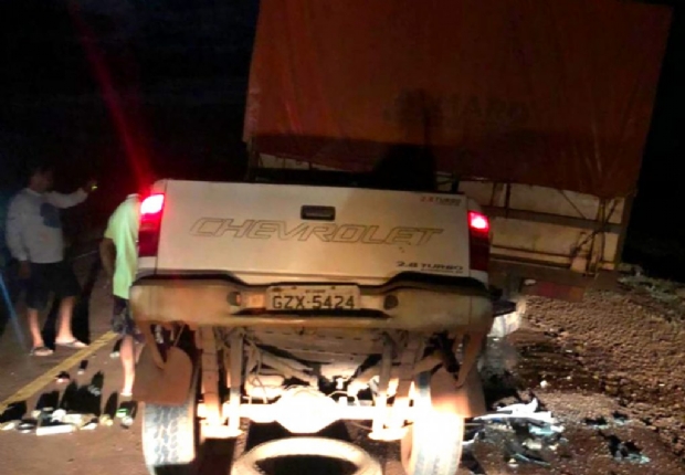 Motorista de S10 morre aps bater na traseira de carreta em rodovia