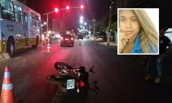 Jovem de 20 anos fica em estado grave aps coliso entre motocicleta e carro na Avenida do CPA