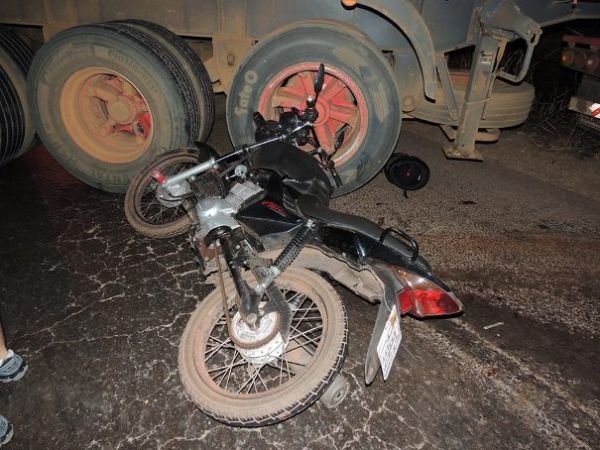 Outro motociclista pilotava uma Titan FAN e ficou gravemente ferido no acidente