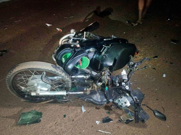 Uma das motocicletas envolvidas no acidente que matou dois e deixou mais dois feridos