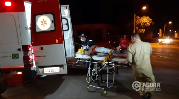 Quatro ficam feridos em acidente entre dois Unos na noite de sexta-feira