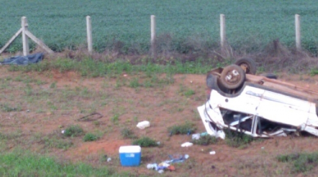 Motorista morre aps capotar e ser lanado para fora do carro na BR-163