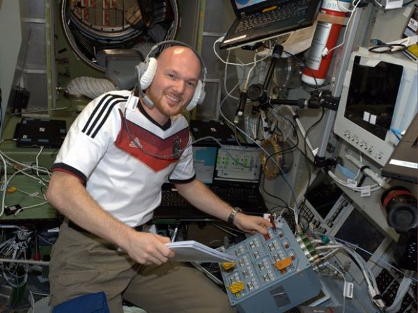 Astronauta alemo torce pela Alemanha direto do espao