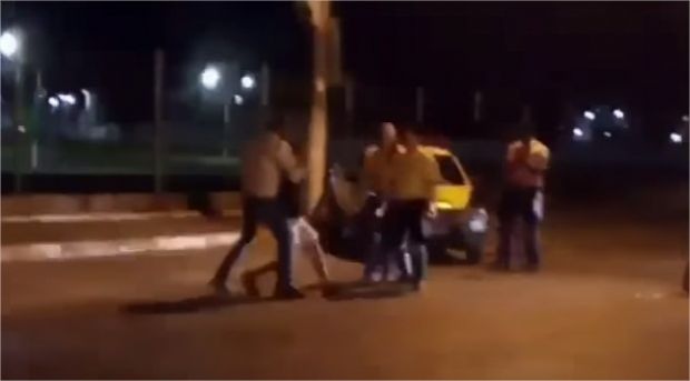 'Amarelinhos' impedem homem de agredir mulher na sada da Expoagro;  veja vdeo 