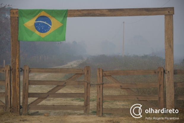 Cerca de 80 famlias indgenas esto ameaadas pelo fogo no Pantanal