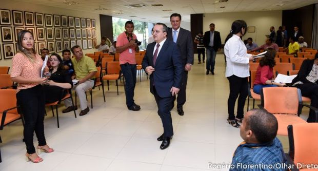 Taques anuncia que ir cuidar da sade e Fvaro assumir governo por 10 dias