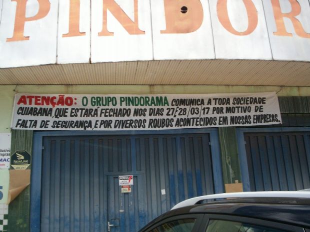Roubado pela 8 vez, empresrio 'fecha' loja em protesto e amarga prejuzo de R$ 300 mil