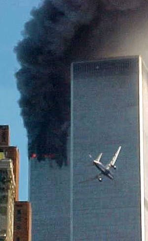 Os avies atingiram as torres no dia 11/09/2001 AP