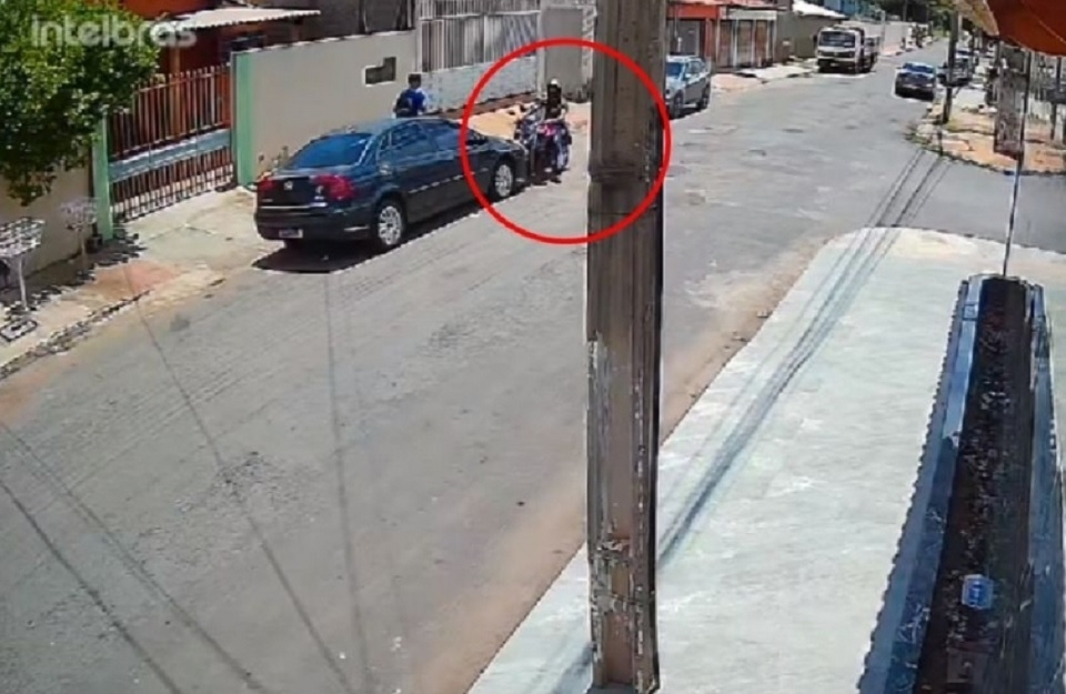 Cmera mostra adolescente sendo arrastada durante assalto em Vrzea Grande; veja vdeo