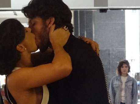 'Imprio': Eliane flagra beijo de Z Alfredo com novo amor