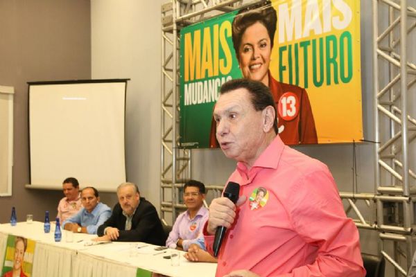 Marina vira alvo de apoiadores de Dilma em MT e Bezerra decreta morte do PSDB