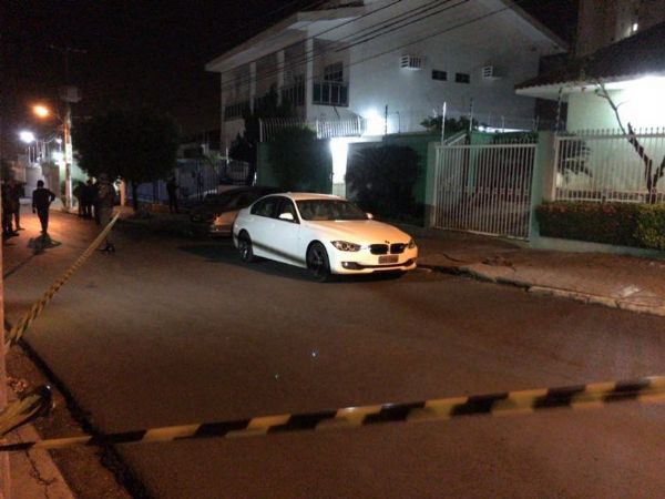 BMW foi atingida por disparos aps troca de tiros em bairro de classe alta na capital
