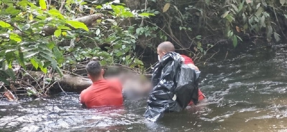 Corpo de homem com orelhas cortadas  encontrado boiando em rio