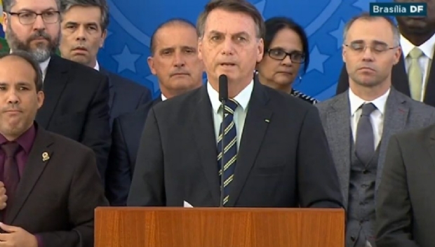 Bolsonaro afirma que Moro pediu indicao ao STF e que tem prerrogativa para nomear chefe da PF