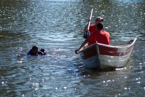 Bombeiros procuram duas crianas que sumiram no rio Cuiab