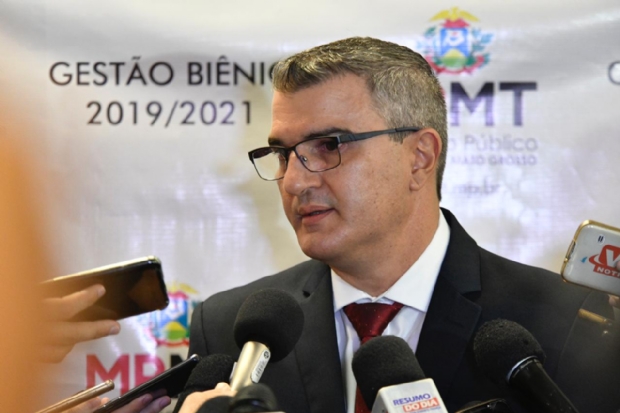 Novo procurador-geral de Justia exonera 66 servidores comissionados
