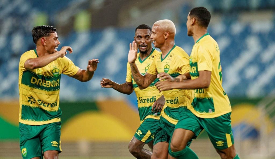 Cuiab enfrenta o Vila Nova por vaga na final da Copa Verde