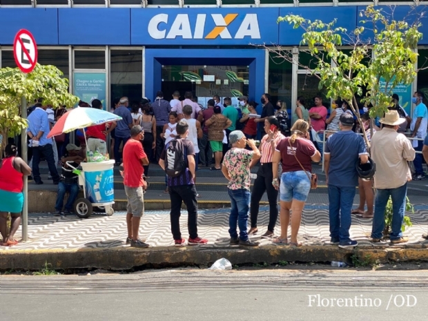 Bancários da Caixa temem contaminação e pedem descentralização do pagamento de auxilio emergencial