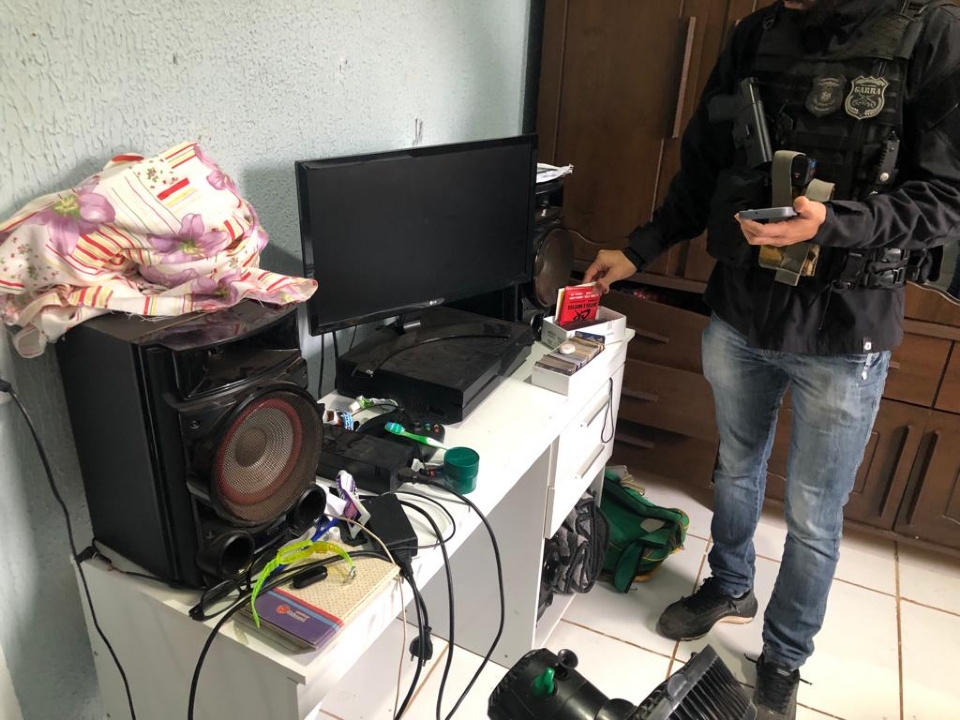 Operao nacional contra abuso sexual infantil cumpre mandados e apreende aparelhos eletrnicos em Cuiab e Sapezal