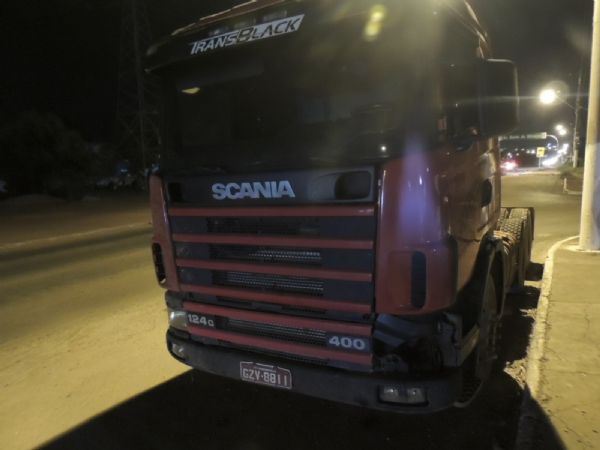 PM apreende carreta roubada em Rondonpolis na periferia de Cuiab