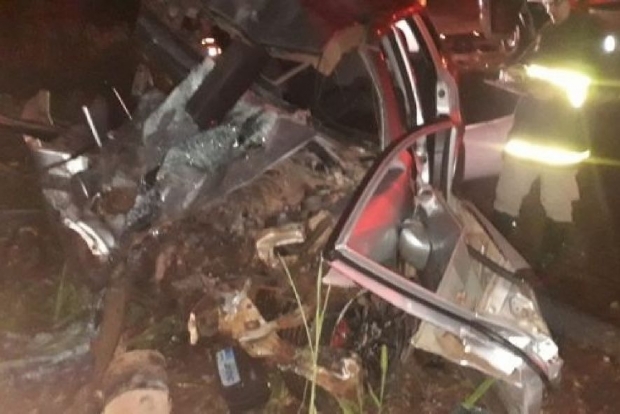 Homem morre em coliso frontal entre carro e nibus com 35 passageiros em Vrzea Grande