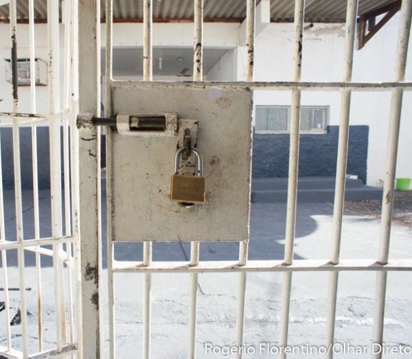 Mais de 11 mil presos ficam sem receber visita por conta de greve dos servidores