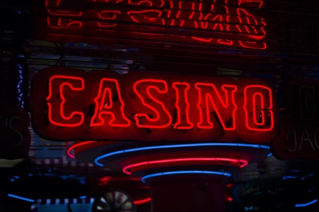 007 Cassino Royale e outros 3 grandes filmes de apostas