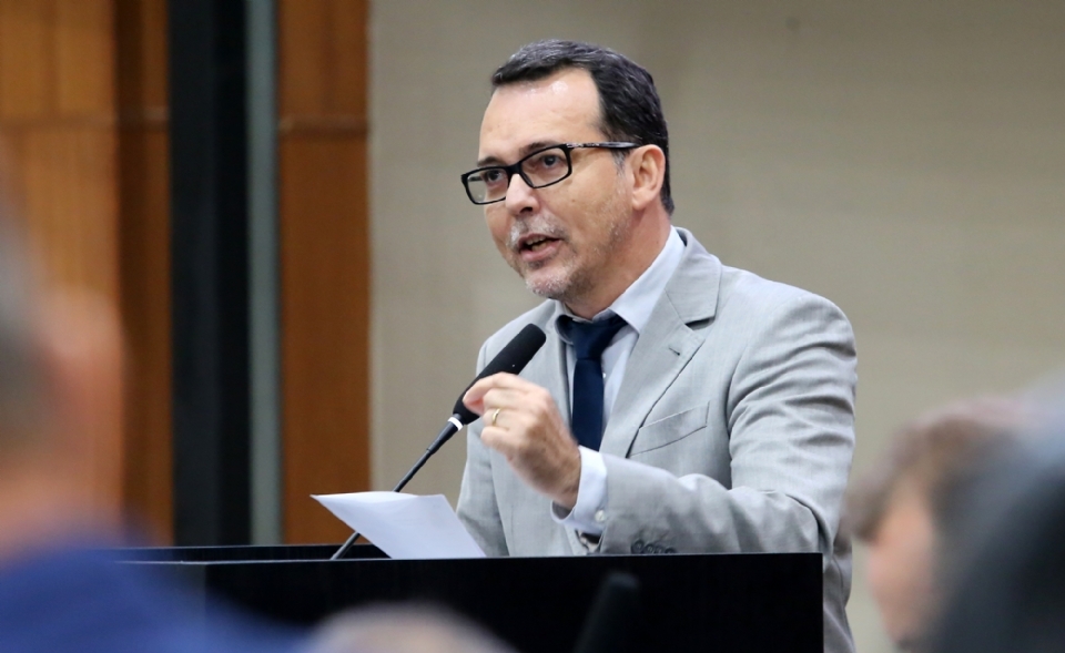 Ldio critica postura de Mendes e diz que governador tem tratado a Reforma Tributria 'com terrorismo'