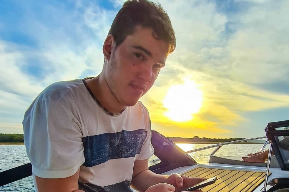 Aos 20 anos, filho de digital influencer morre vtima da Covid-19 em Cuiab