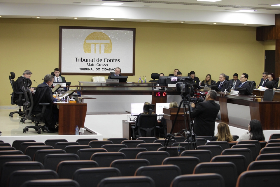 TCE v irregularidade em prego de mais de R$ 6 milhes e determina que prefeitura suspenda contrato