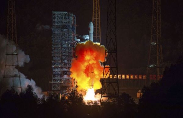 Sonda espacial chinesa  lanada nesta sexta-feira (24) em Sichuan. Equipamento far misso  Lua