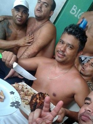 Presos fazem churrasco dentro de penitenciria na Bahia