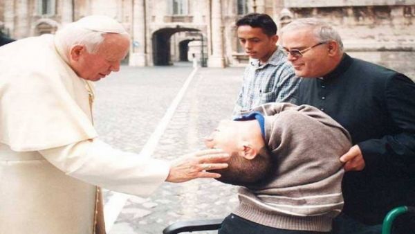 Claudio no encontro com o Papa Joo Paulo II