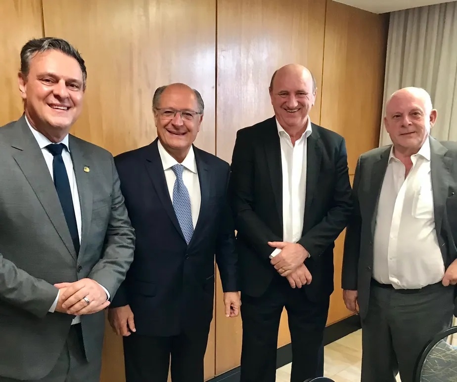 Vice-presidente eleito, Geraldo Alckmin se encontra com Carlos Fvaro, Neri Geller e Carlos Augustin