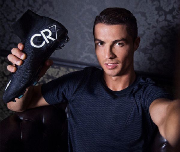 Cristiano Ronaldo usar nova chuteira em clssico