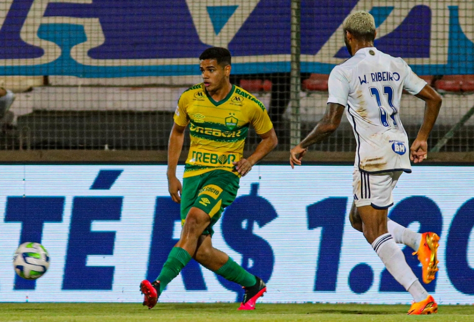 Cuiab e Cruzeiro se enfrentam pela quarta vez na histria; soberano, Dourado nunca perdeu