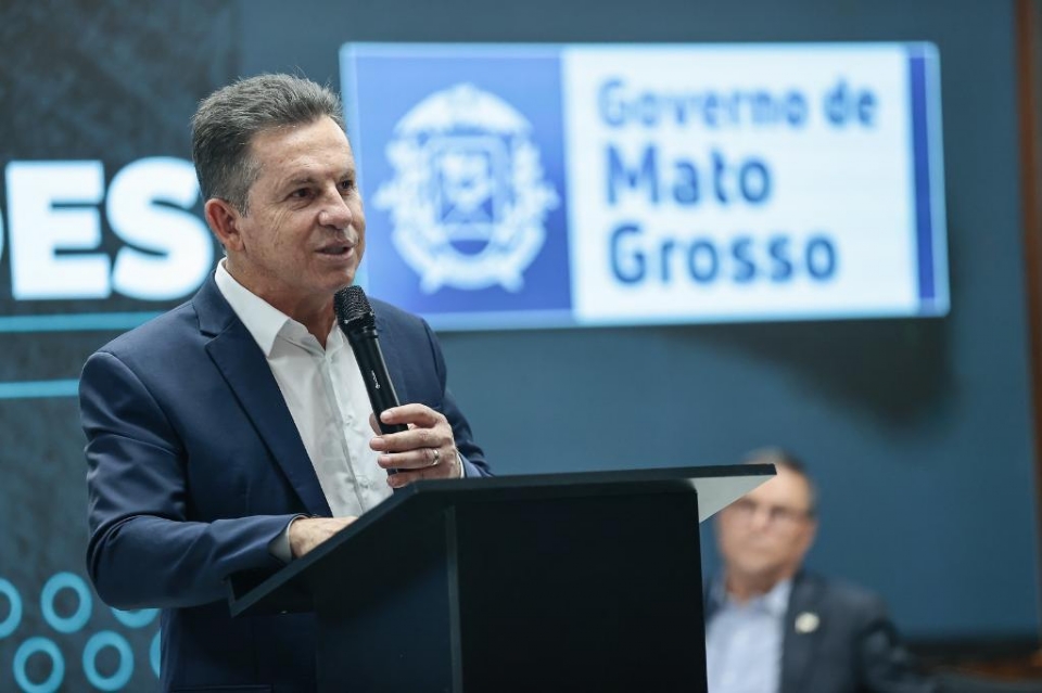At fim de mandato, govenador quer asfaltar 80% dos municpios de Mato Grosso