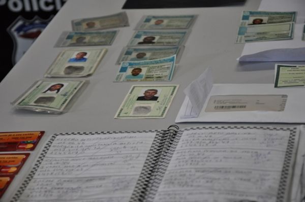 Nove so presos por fraude e emisso de Carteira Nacional de Habilitao