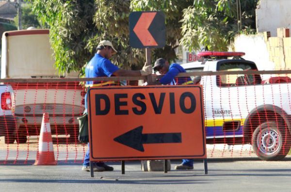 Principais avenidas de Cuiab ficaro intransitveis se obra do VLT for feita com pressa, diz secretrio