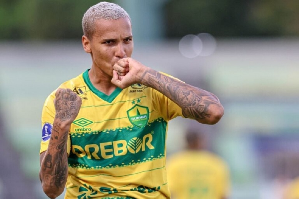 Para no perder Deyverson 'de graa', Cuiab tenta negociar atacante; Cruzeiro tem interesse