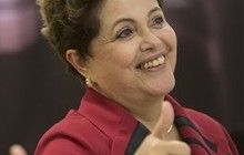 Dilma Rousseff vota em Porto Alegre ao lado do governador Tarso Genro