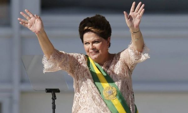 Dilma acertou na escolha de modelito para posse, dizem consultores de moda