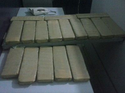 Polcia Militar apreende 17 tabletes de maconha com adolescentes que iriam para Sinop