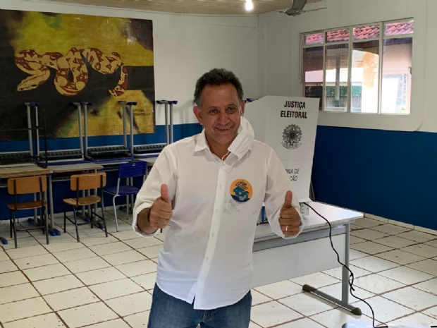 Leito vota em Sinop e espera ser o primeiro senador da histria do Norto