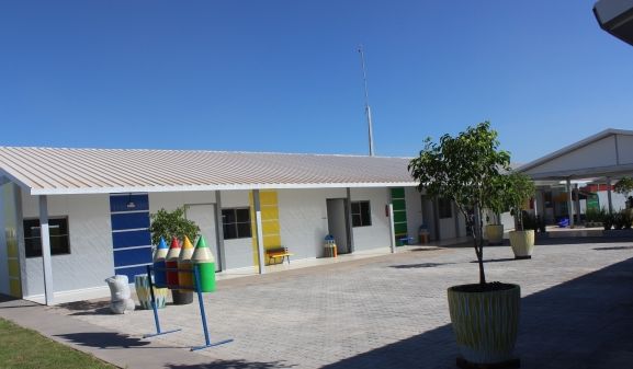Construda em tempo recorde, escola no Coxip recebe o nome do Vereador Clovito