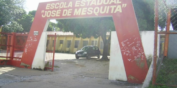 Adolescente ameaa cometer atentado em escola estadual de Cuiab; DEA cumpre mandado