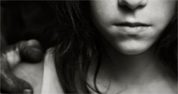 Menina de oito anos  estuprada pelo irmo de 21 enquanto me estava na igreja