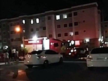 Mulher pula de prdio durante incndio e  encaminha para hospital com ferimentos