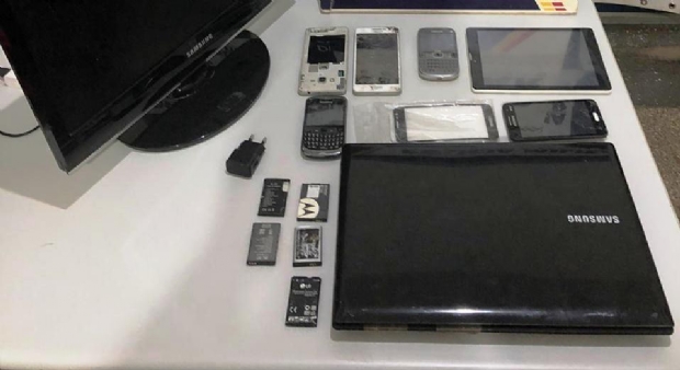 Suspeito  preso aps roubar 23 celulares, duas TVs, alm de notebooks e JBL Xtreme em loja