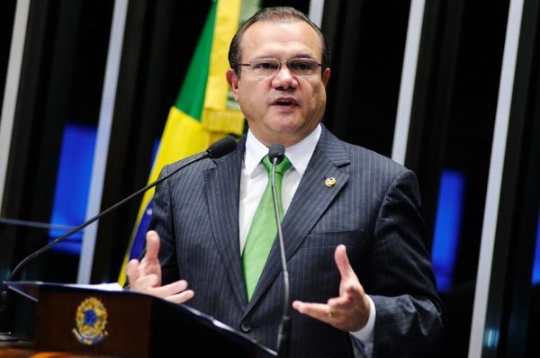 Welington Fagundes declara voto pela admissibilidade do impeachment de Dilma